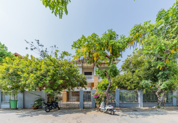 4 Bedroom Villa For Rent - Bassac Garden, Tonle Bassac, Phnom Penh thumbnail