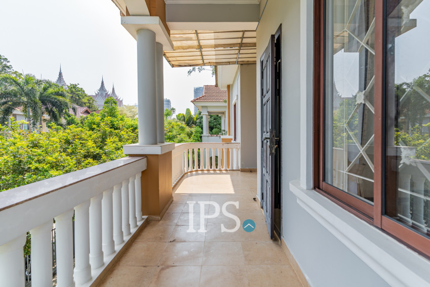 4 Bedroom Villa For Rent - Bassac Garden, Tonle Bassac, Phnom Penh
