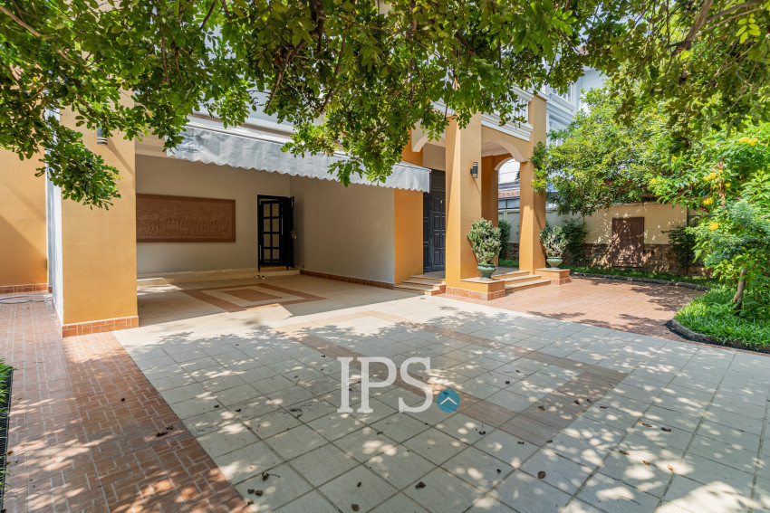 4 Bedroom Villa For Rent - Bassac Garden, Tonle Bassac, Phnom Penh