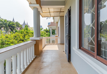 4 Bedroom Villa For Rent - Bassac Garden, Tonle Bassac, Phnom Penh thumbnail