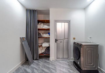 3 Bedroom Villa For Sale - Svay Dangkum, Siem Reap thumbnail