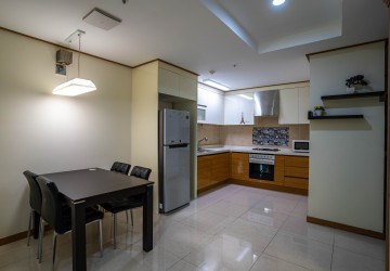 7th Floor 1 Bedroom Condo For Sale - DeCastle Royal, BKK1, Phnom Penh thumbnail