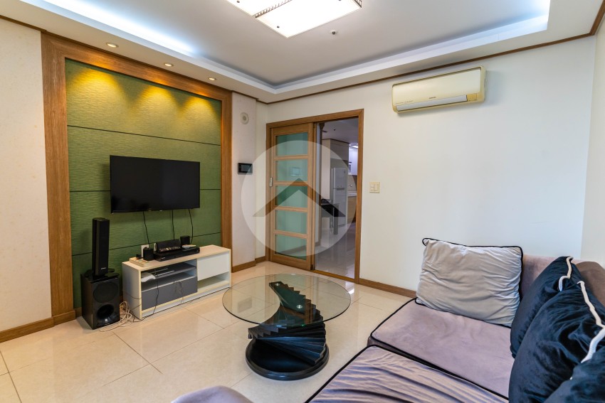 7th Floor 1 Bedroom Condo For Sale - DeCastle Royal, BKK1, Phnom Penh