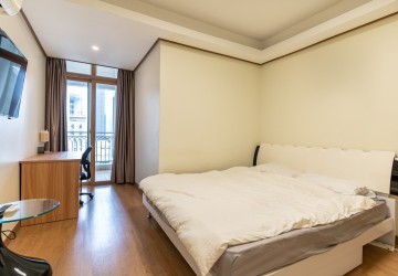 7th Floor 1 Bedroom Condo For Sale - DeCastle Royal, BKK1, Phnom Penh thumbnail