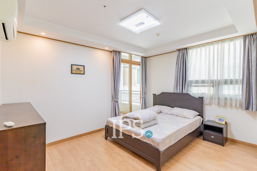 7th Floor 1 Bedroom Condo For Sale - DeCastle Royal, BKK1, Phnom Penh