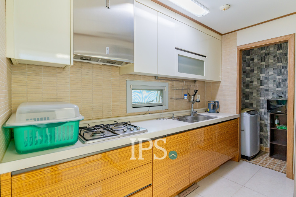7th Floor 1 Bedroom Condo For Sale - DeCastle Royal, BKK1, Phnom Penh - Image 13