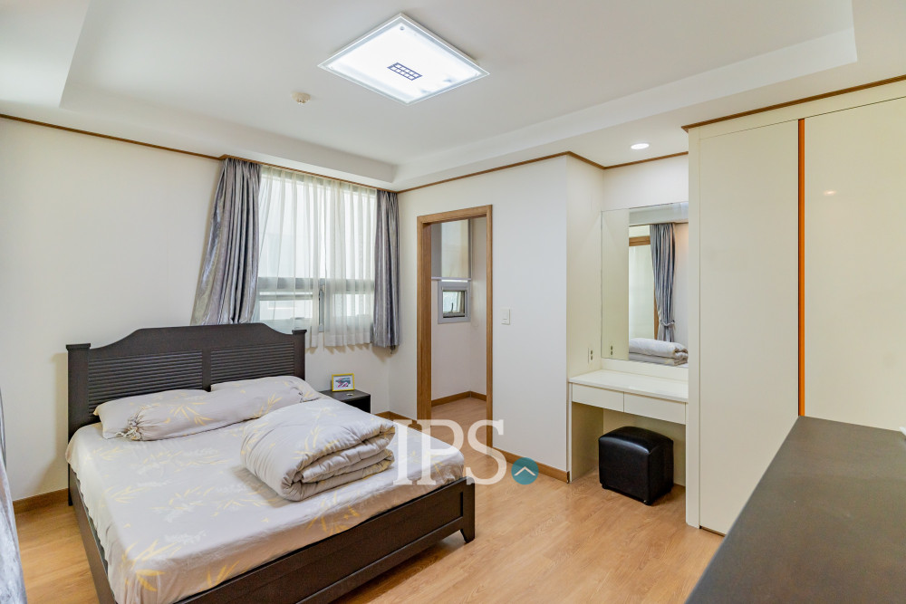 7th Floor 1 Bedroom Condo For Sale - DeCastle Royal, BKK1, Phnom Penh - Image 15
