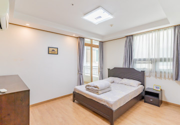 7th Floor 1 Bedroom Condo For Sale - DeCastle Royal, BKK1, Phnom Penh thumbnail