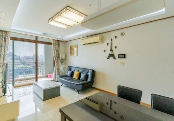 7th Floor 1 Bedroom Condo For Sale - DeCastle Royal, BKK1, Phnom Penh thumbnail