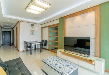 7th Floor 1 Bedroom Condo For Sale - DeCastle Royal, BKK1, Phnom Penh thumbnail