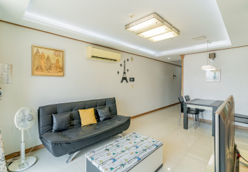 7th Floor 1 Bedroom Condo For Sale - DeCastle Royal, BKK1, Phnom Penh thumbnail