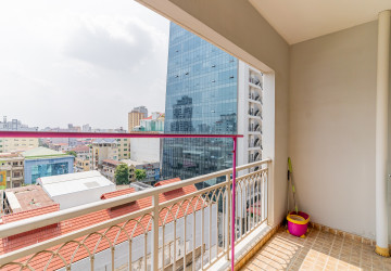 7th Floor 1 Bedroom Condo For Sale - DeCastle Royal, BKK1, Phnom Penh thumbnail