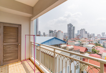 7th Floor 1 Bedroom Condo For Sale - DeCastle Royal, BKK1, Phnom Penh thumbnail