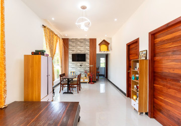 3 Bedroom House For Rent - Chreav, Siem Reap thumbnail