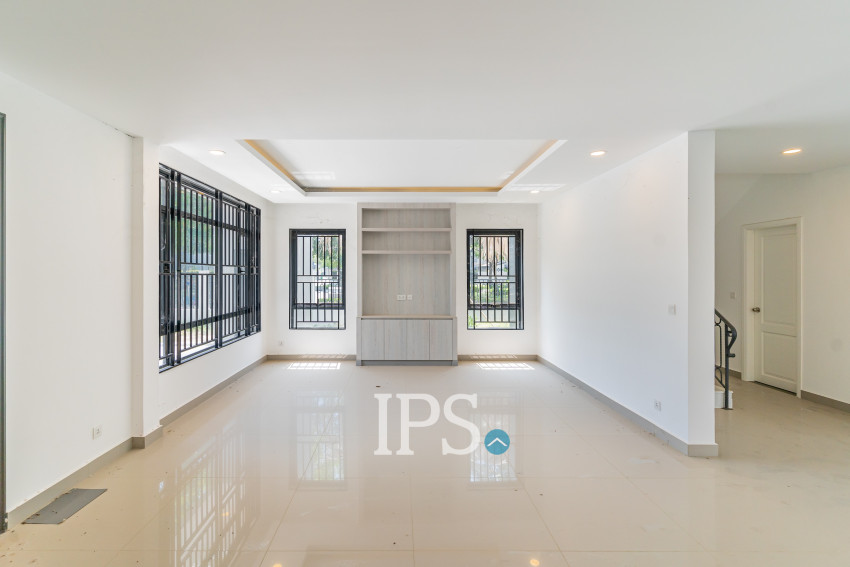 6 Bedroom Queen Villa For Rent - Preak Leab, Phnom Penh