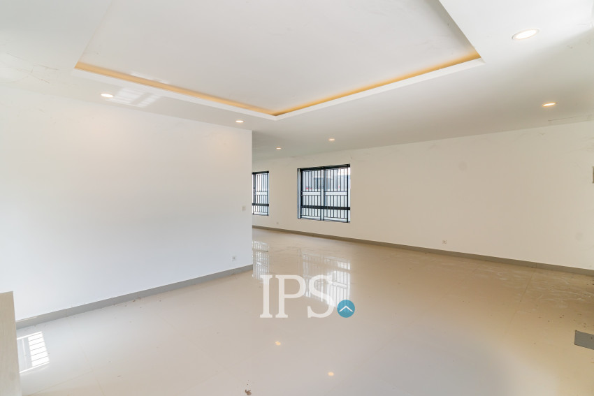 6 Bedroom Queen Villa For Rent - Preak Leab, Phnom Penh