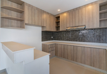 6 Bedroom Queen Villa For Rent - Preak Leab, Phnom Penh thumbnail