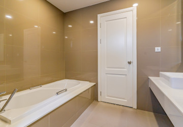 6 Bedroom Queen Villa For Rent - Preak Leab, Phnom Penh thumbnail