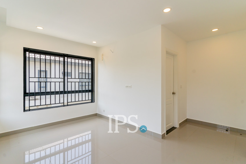 6 Bedroom Queen Villa For Rent - Preak Leab, Phnom Penh