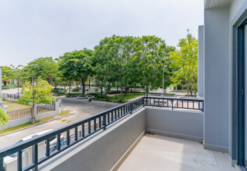 6 Bedroom Queen Villa For Rent - Preak Leab, Phnom Penh thumbnail