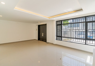 6 Bedroom Queen Villa For Rent - Preak Leab, Phnom Penh thumbnail