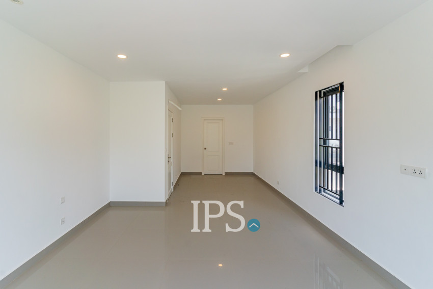 6 Bedroom Queen Villa For Rent - Preak Leab, Phnom Penh