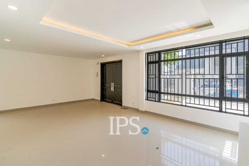 6 Bedroom Queen Villa For Rent - Preak Leab, Phnom Penh