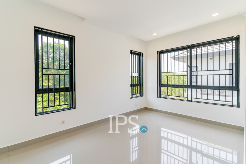 6 Bedroom Queen Villa For Rent - Preak Leab, Phnom Penh