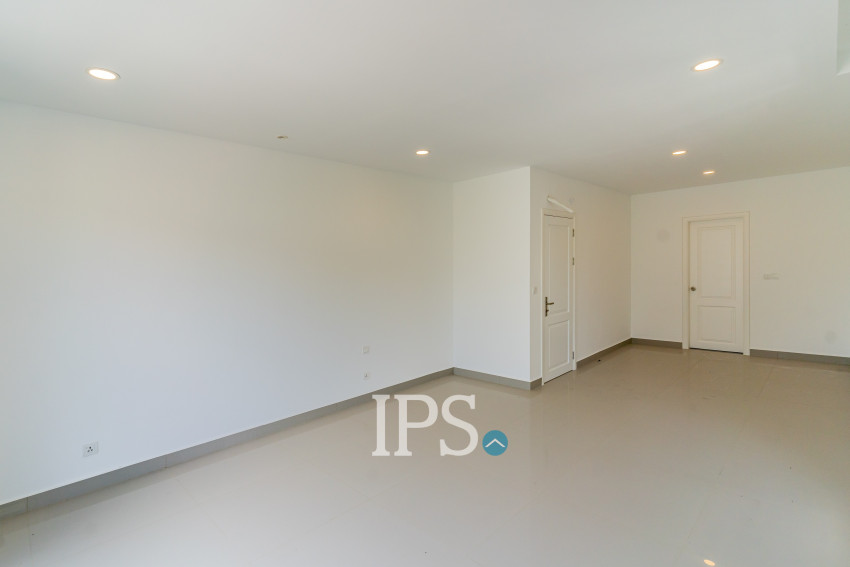 6 Bedroom Queen Villa For Rent - Preak Leab, Phnom Penh