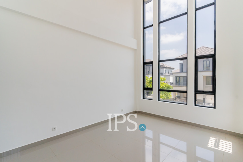 6 Bedroom Queen Villa For Rent - Preak Leab, Phnom Penh