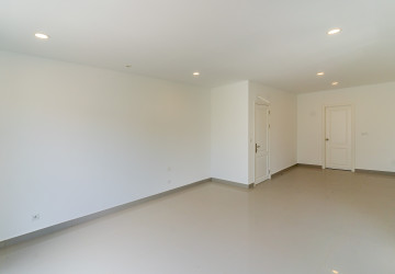 6 Bedroom Queen Villa For Rent - Preak Leab, Phnom Penh thumbnail