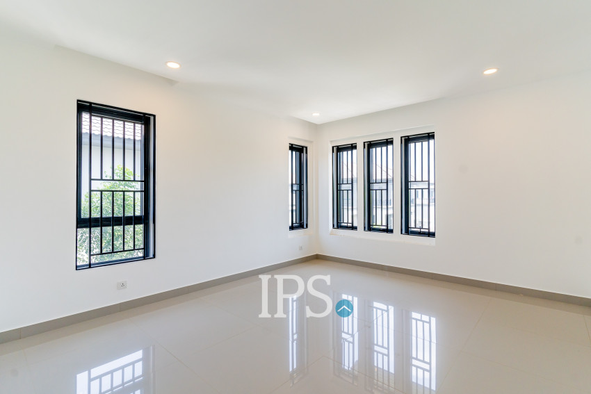 6 Bedroom Queen Villa For Rent - Preak Leab, Phnom Penh