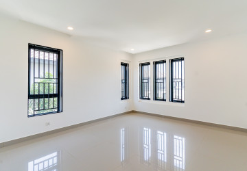 6 Bedroom Queen Villa For Rent - Preak Leab, Phnom Penh thumbnail