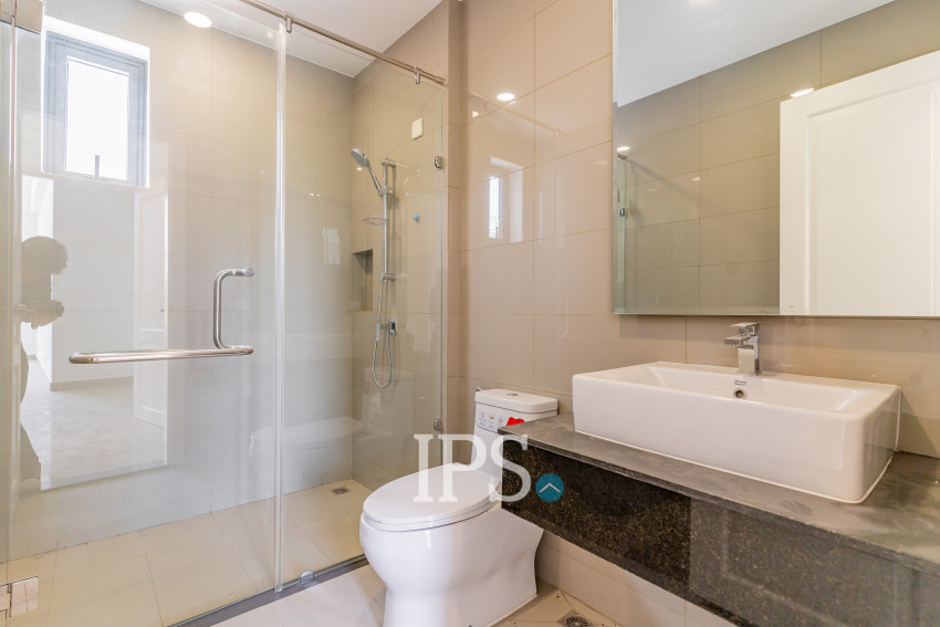 6 Bedroom Queen Villa For Rent - Preak Leab, Phnom Penh