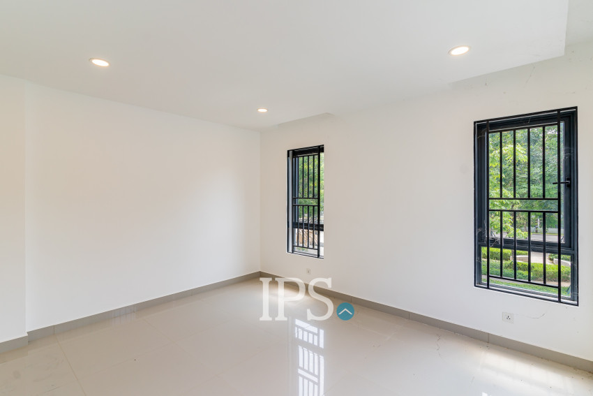 6 Bedroom Queen Villa For Rent - Preak Leab, Phnom Penh