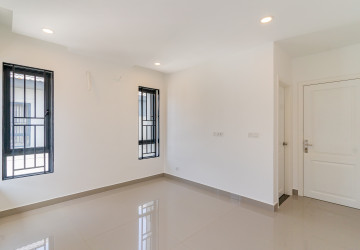 6 Bedroom Queen Villa For Rent - Preak Leab, Phnom Penh thumbnail