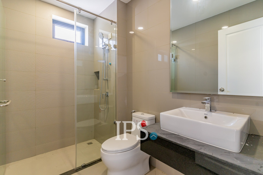 6 Bedroom Queen Villa For Rent - Preak Leab, Phnom Penh