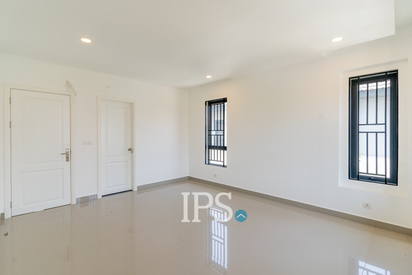 6 Bedroom Queen Villa For Rent - Preak Leab, Phnom Penh