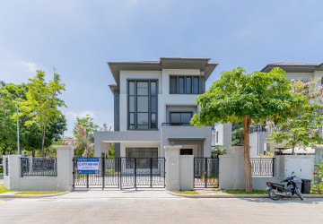 6 Bedroom Queen Villa For Rent - Preak Leab, Phnom Penh thumbnail
