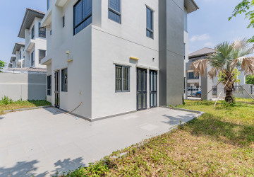 6 Bedroom Queen Villa For Rent - Preak Leab, Phnom Penh thumbnail