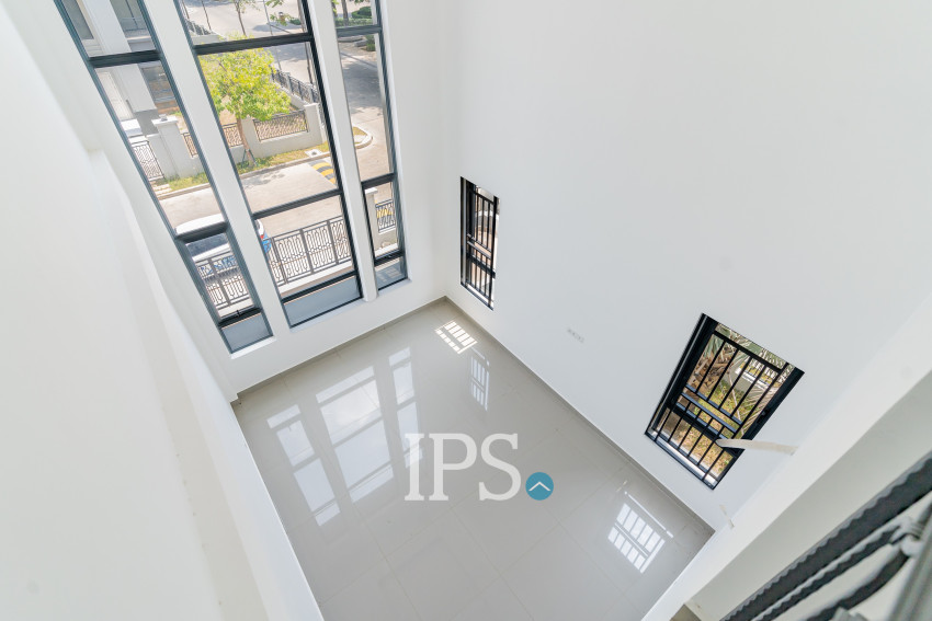 6 Bedroom Queen Villa For Rent - Preak Leab, Phnom Penh
