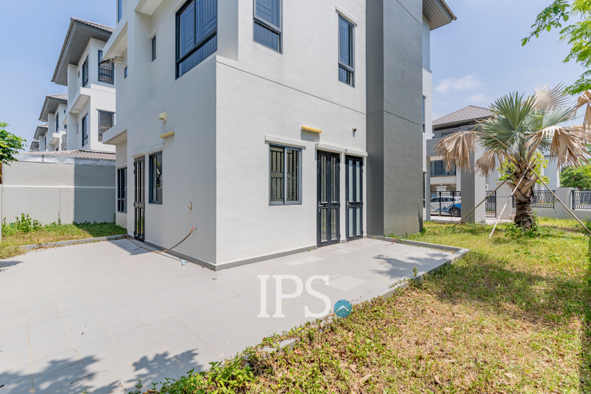 6 Bedroom Queen Villa For Rent - Preak Leab, Phnom Penh