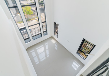 6 Bedroom Queen Villa For Rent - Preak Leab, Phnom Penh thumbnail