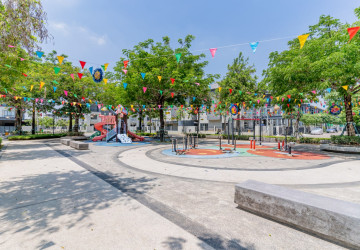 6 Bedroom Queen Villa For Rent - Preak Leab, Phnom Penh thumbnail