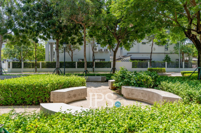 6 Bedroom Queen Villa For Rent - Preak Leab, Phnom Penh