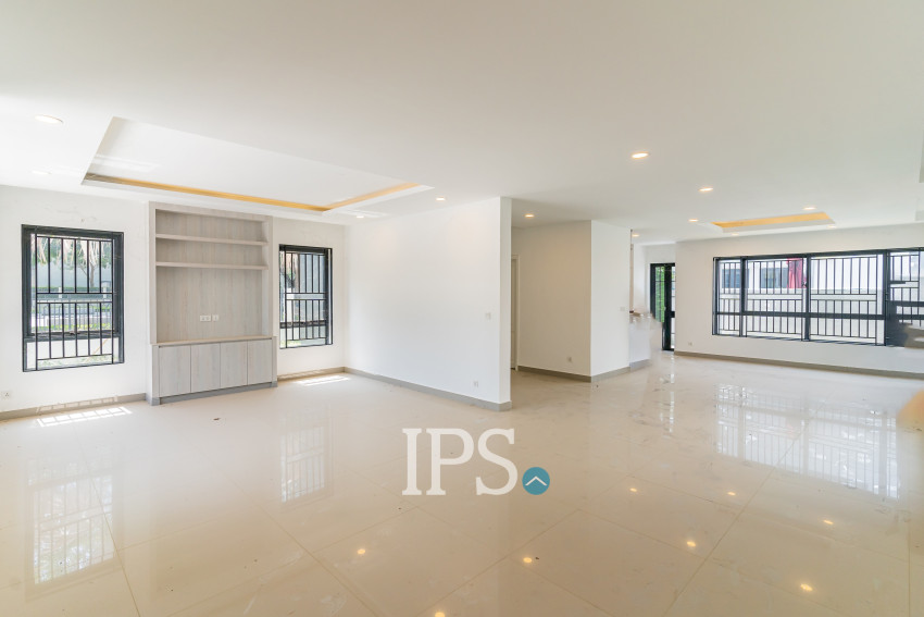 6 Bedroom Queen Villa For Rent - Preak Leab, Phnom Penh