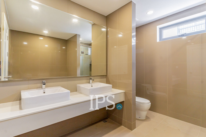 6 Bedroom Queen Villa For Rent - Preak Leab, Phnom Penh