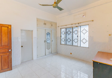 248 Sqm Commercial Villa For Sale - BKK1, Phnom Penh thumbnail