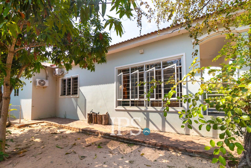 Maison 3 Chambres à Vendre - Svay Dangkum, Siem Reap