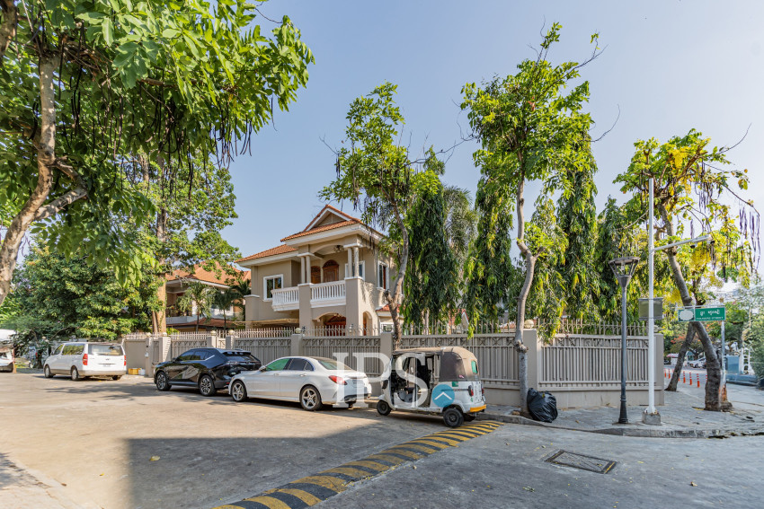 4 Bedroom Villa For Sale - Bassac Garden City, Tonle Bassac, Phnom Penh